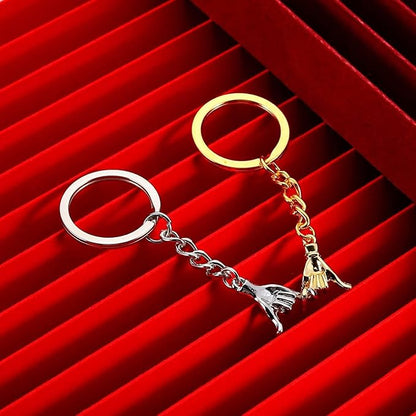 🔗 ميدالية يدين مغناطيسية للأزواج والأصدقاء – رمز الترابط والحب بتصميم أنيق