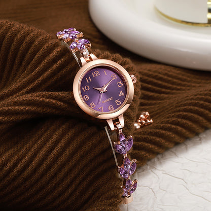 ⌚ساعة نسائية أنيقة بتصميم فاخر – الهدية المثالية لمن تحبين⌚