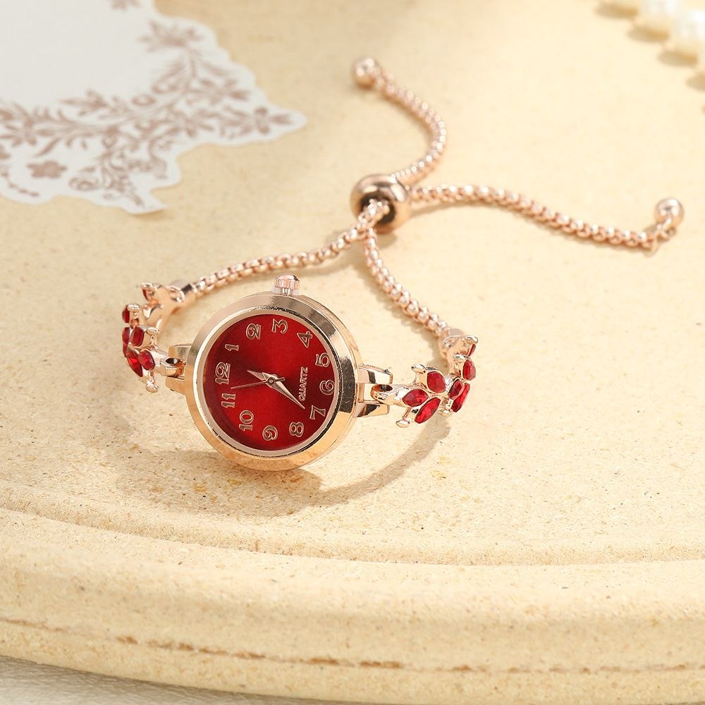 ⌚ساعة نسائية أنيقة بتصميم فاخر – الهدية المثالية لمن تحبين⌚